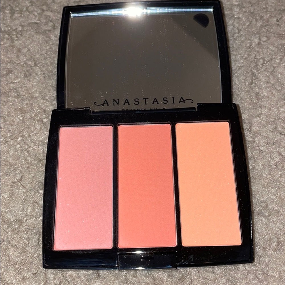 Anastasia blush trio - peachy love